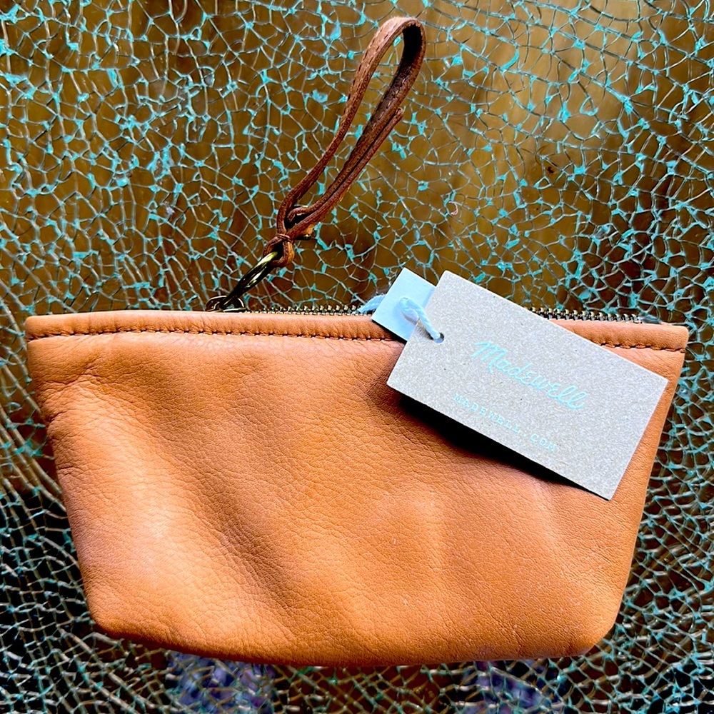 NWT. Madewell Leather Piazza Zip Pouch with Strap.